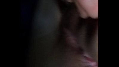 गाडीत मैत्रिणीसोबत